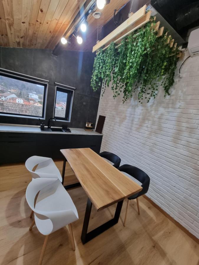 Casa Chiper - Attic Apartment With View Брашов Екстериор снимка
