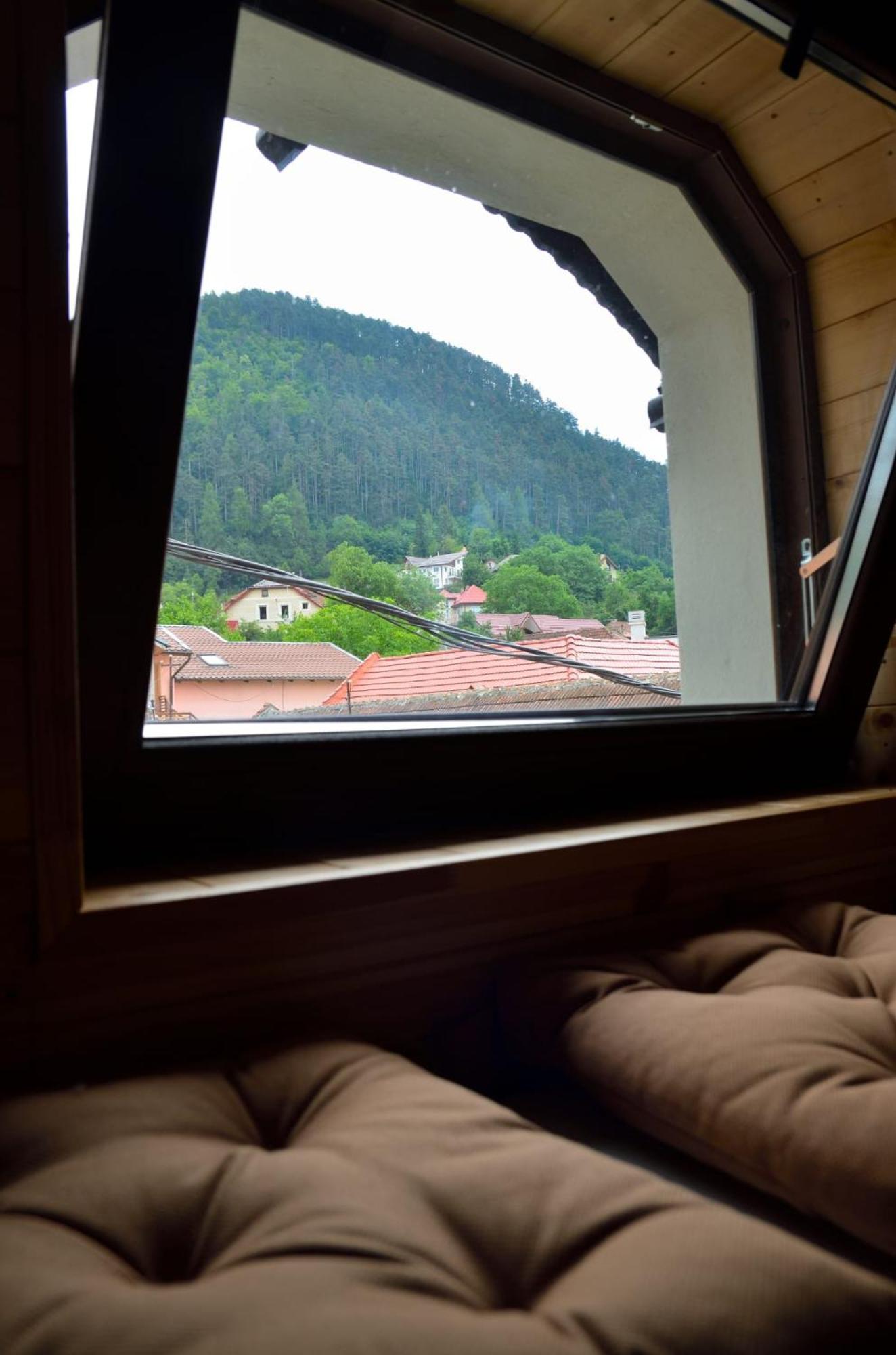 Casa Chiper - Attic Apartment With View Брашов Екстериор снимка